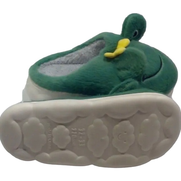 New Fuzzy Frog Slippers - Picture 4 of 4